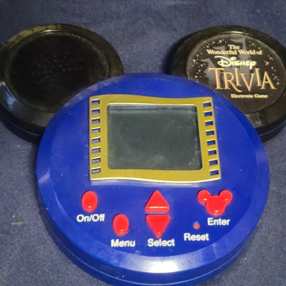 Wonderful World of Disney Trivia Electronic Handheld Game Mickey Mouse Blue 2000